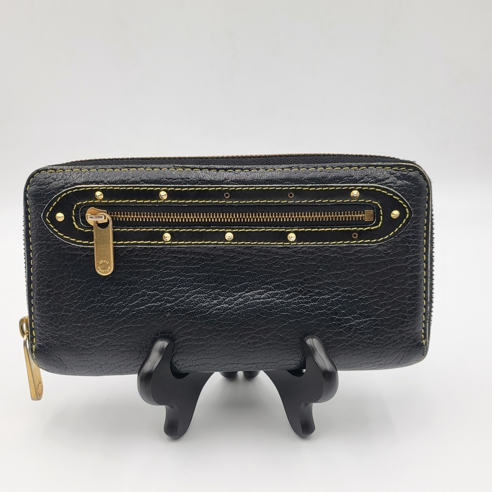 LOUis Vuitton Suhali Leather Zippy Long Wallet..Authentic..